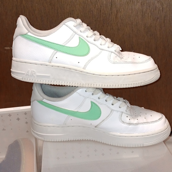 Wmns AF1 size 8 - Picture 3 of 4